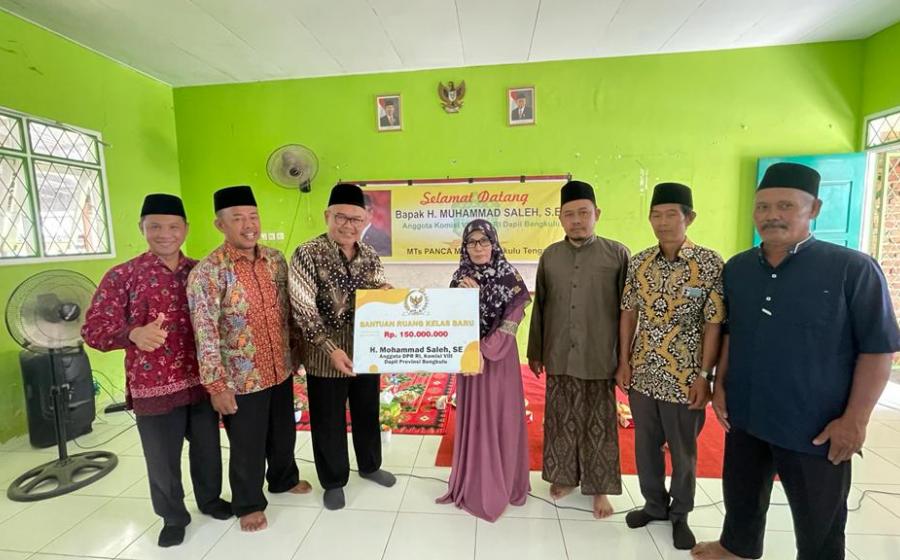 Anggota DPR RI M Saleh Salurkan Rp 690 Juta untuk 6 Madrasah di Bengkulu