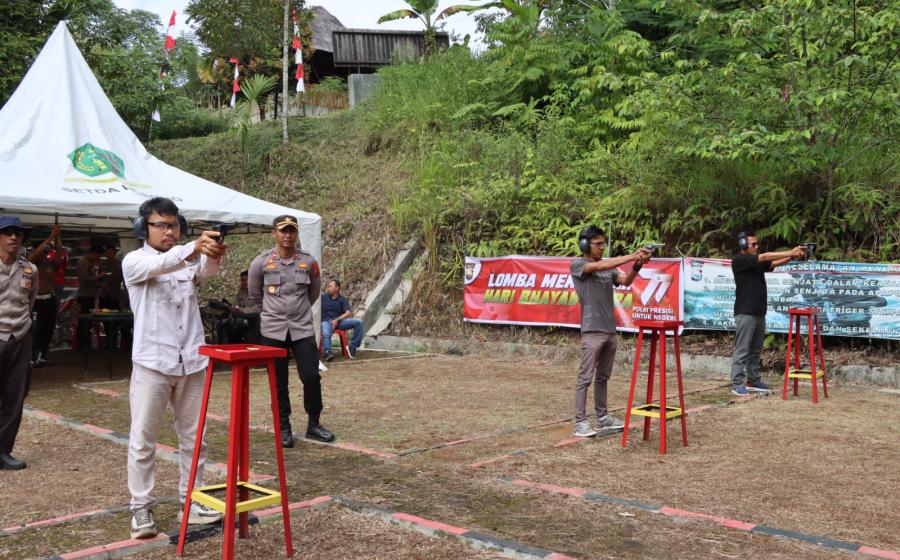 Sambut HUT Bhayangkara, Polres Lebong Lomba Menembak bersama Wartawan