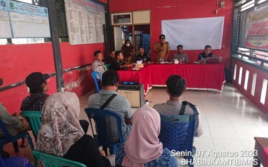 Bersama Bid TIK Polda Bengkulu, Bhabinkamtibmas Polsek Lebong Utara  Sosialisasikan Aplikasi Super APP