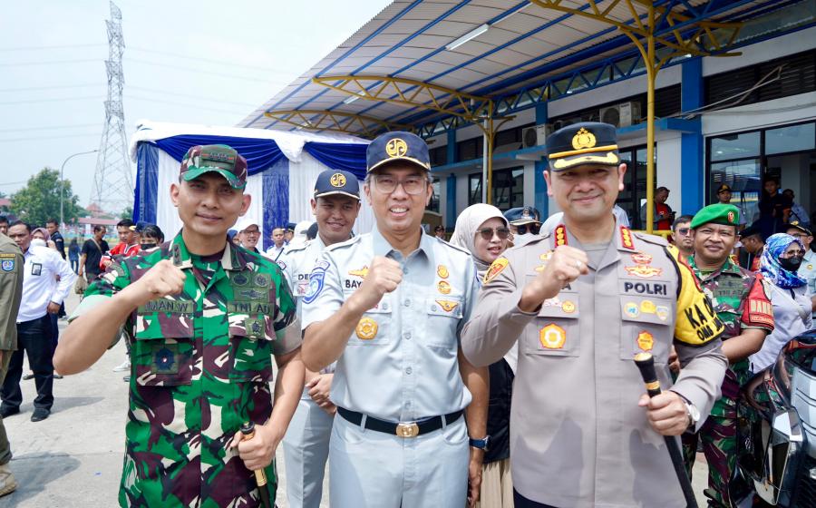 Turut Serta Lepas Peserta Mudik Gratis Kemenhub, Direktur Keuangan Jasa Raharja Imbau Masyarakat Tertib Berkendara di Kampung Halaman