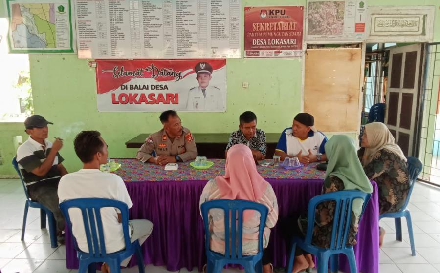 Jumat Curhat, Kasat Binmas Tampung Aspirasi Warga Desa Lokasari