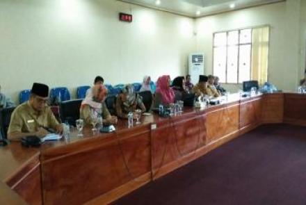 Komisi II DPRD Kota Hearing dengan Camat dan Lurah Kampung Melayu