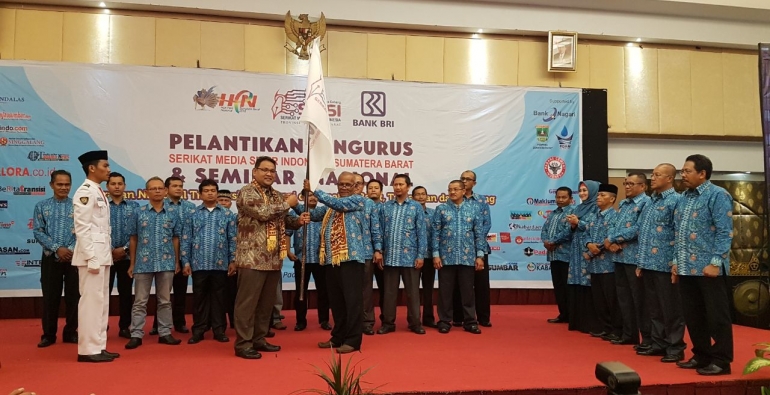 pelantikan pengurus SMSI