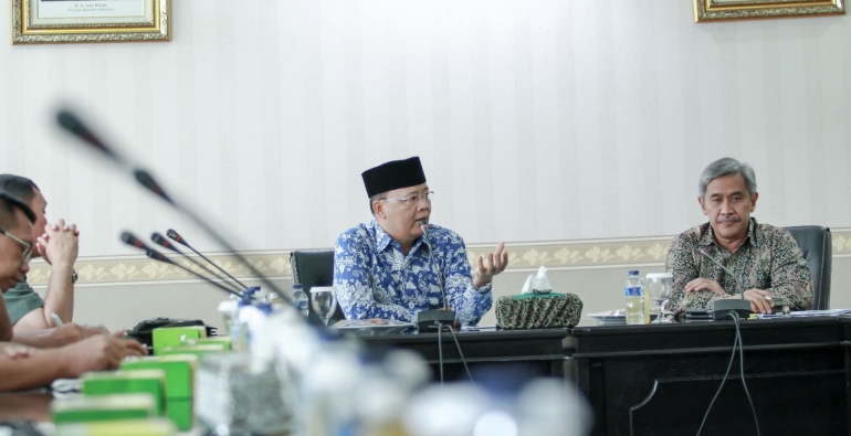 Pertemuan Tim KKP dengan Pemprov Bengkulu membahas solusi transisi pergantian trawls dengan alat tangkap ramah lingkungan untuk nelayan tradisional PEMERINTAHAN