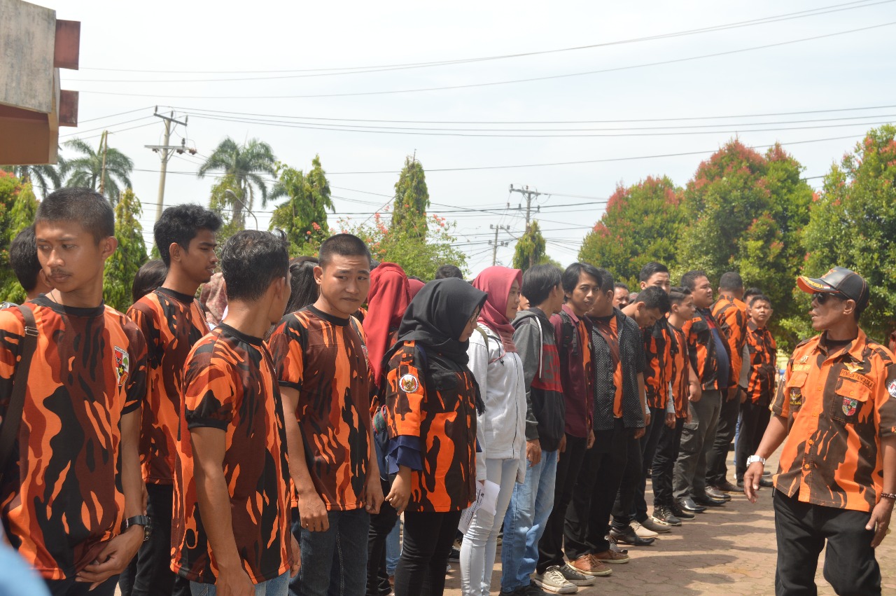 pasukan pemuda pancasila aksi siap melawan koruptor
