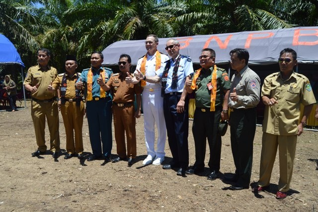 rangkaian kegiatan peletakan batu pertama pembangunan gedung Shelter Bencana Dengan Konstruksi Lima lantai