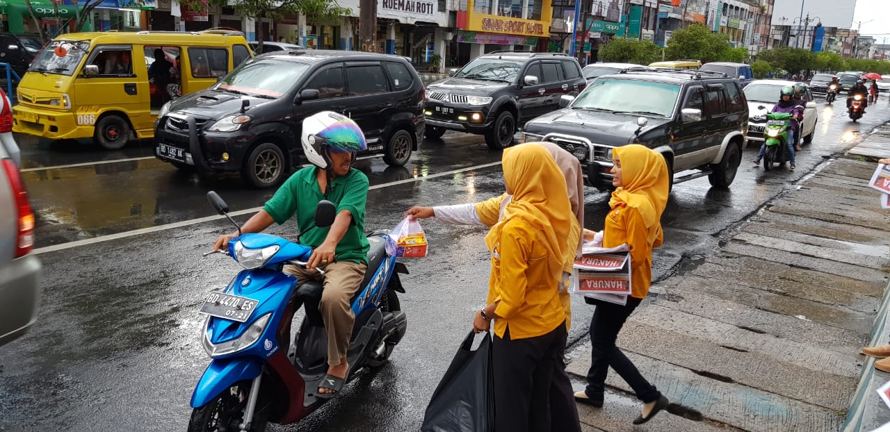 Pembagian Takjil