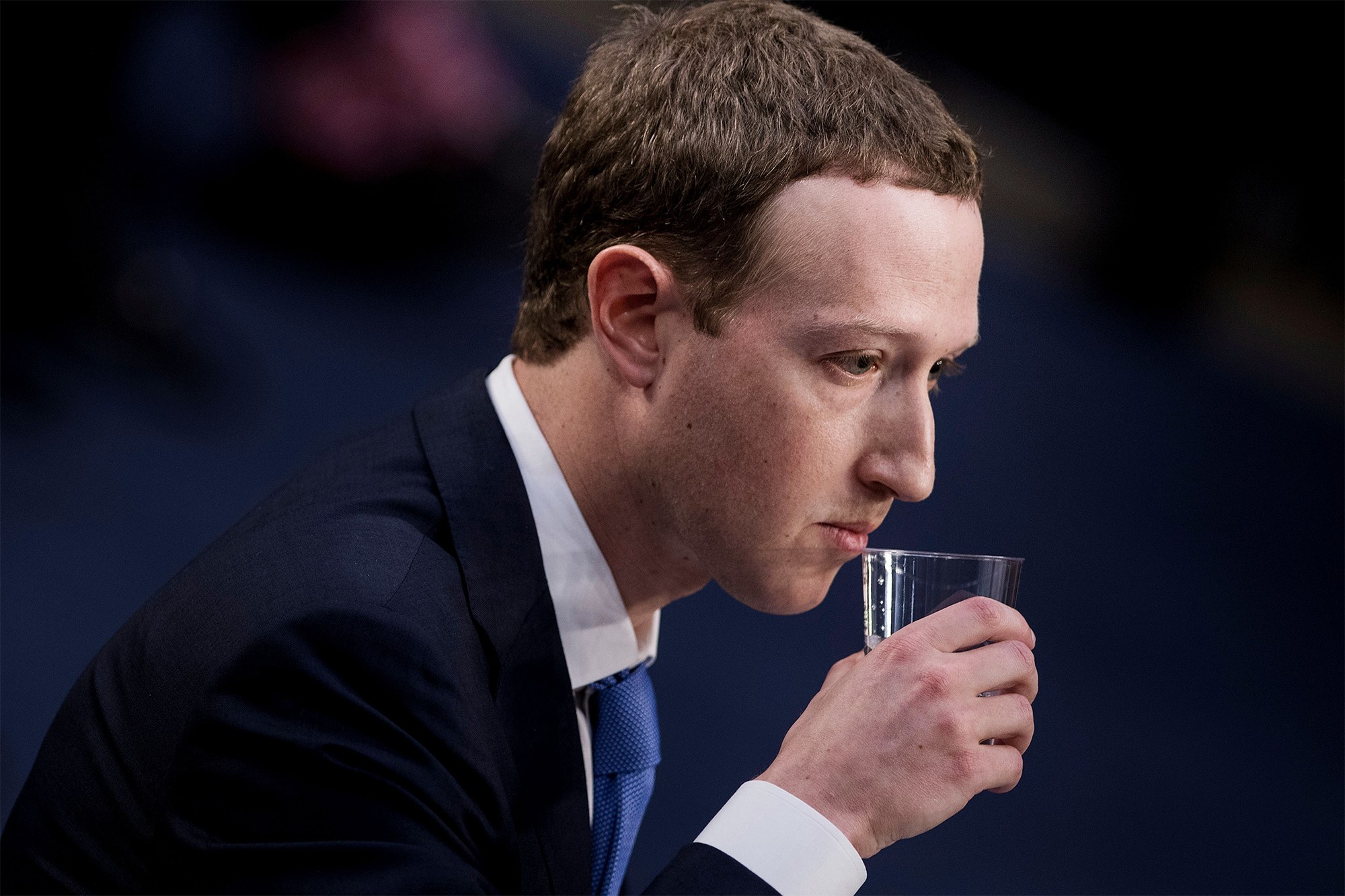 Kekayaan Bos Facebook Anjlok Lebih dari Rp 217 Triliun