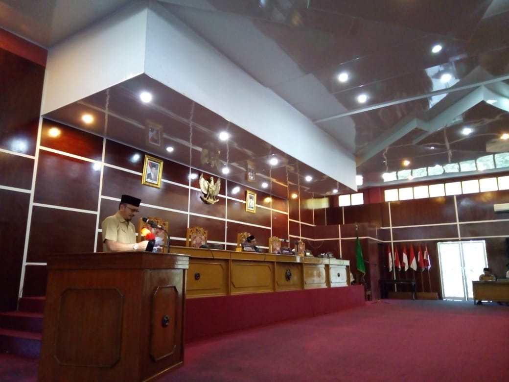 Sesda Sampaikan Nota Pengantar Raperda Pelaksanaan APBD 2017