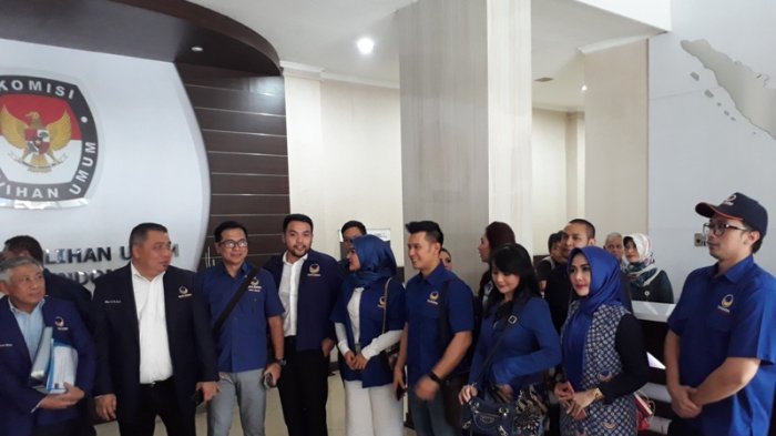 Ramai Artis Nyaleg