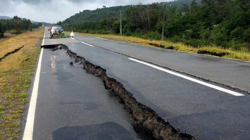 Tips Aman Berkendara saat Gempa