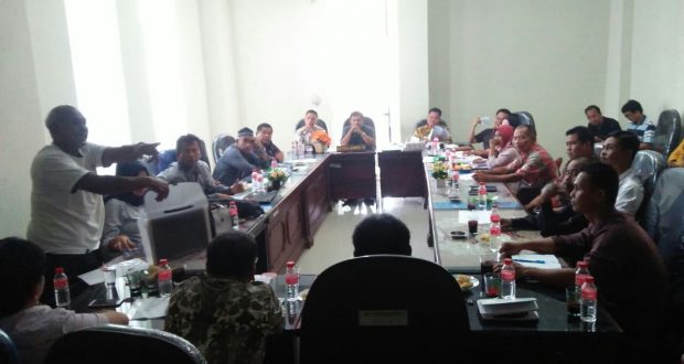 Hearing DPRD Benteng, Ketua Komisi II Ricuh