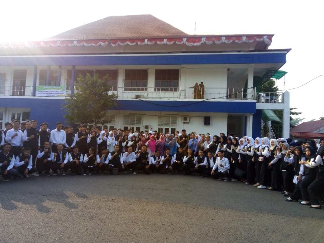 Mahasiswa UMB KKN