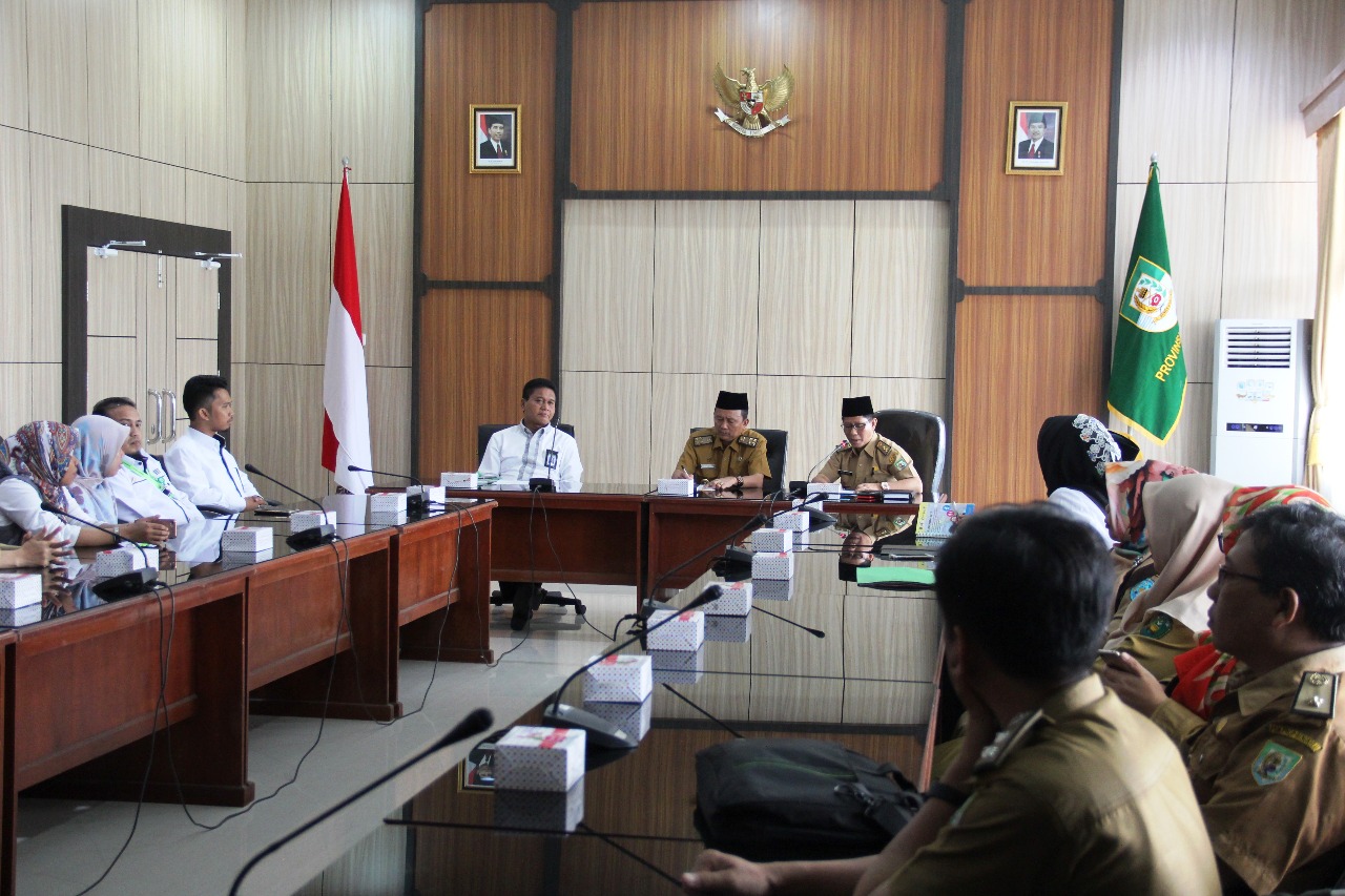 LSS- Didampingi Karo Pemkesra Rehal Hikmal, Asisten 1 Setda Provinsi Bengkulu Hamka Sabri hadir pada audiensi antara Pemprov Bengkulu dengan Tim Penilai Lembaga Sekolah Sehat