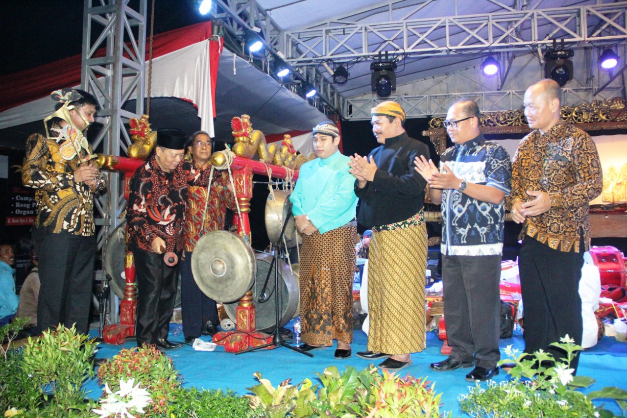 Pagelaran Wayang Kulit