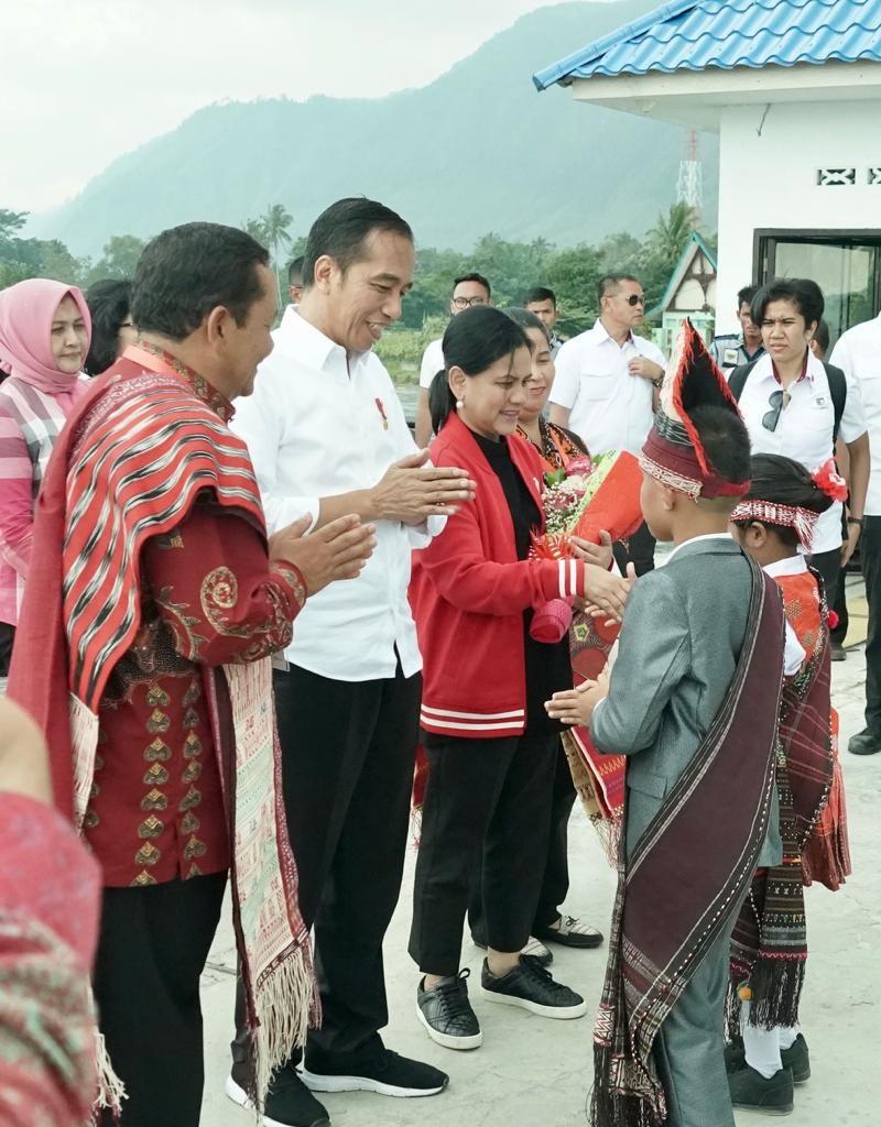 Presiden dan Ibu Iriana Tiba di Kabupaten Samosir