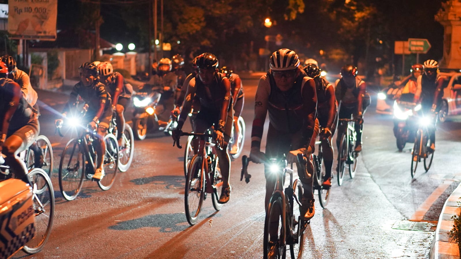 Gowes
