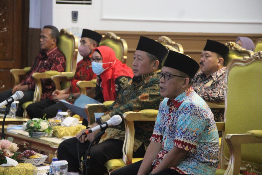 Rapat Koordinasi Perkembangan Kinerja APBN Semester I Tahun 2022 (Evaluasi Kinerja APBN, DAK Fisik, Dana Desa, Program KUR dan UMi) secara Hybrid, di Gedung Daerah Balai Raya Semarak Bengkulu