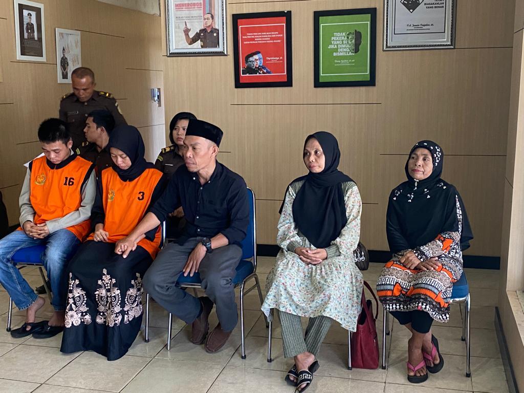 Untuk mempersiapkan rencana pernikahan, dua sejoli asal Bengkulu Utara, Bengkulu, Media Rika Ningsih (20) dan Sumantri (20), nekat mencuri telepon genggam.