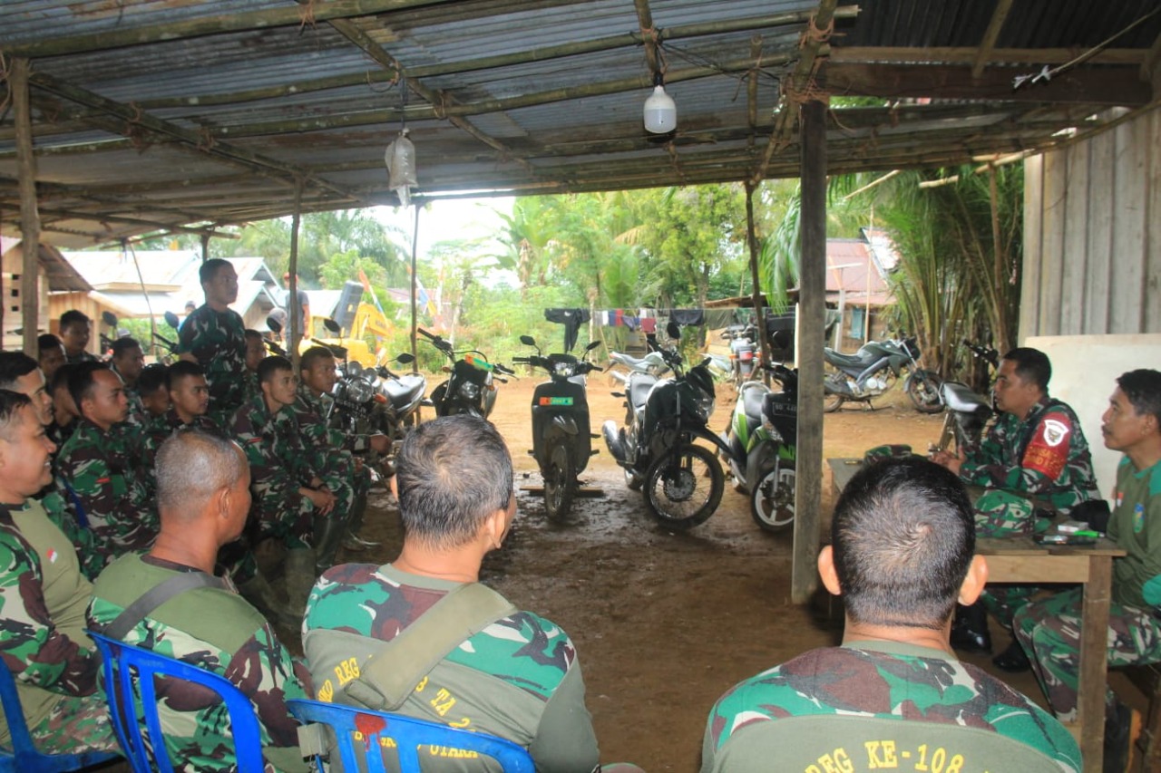 Dandim 0423/BU Ambil Apel Satgas TMMD Ke 114