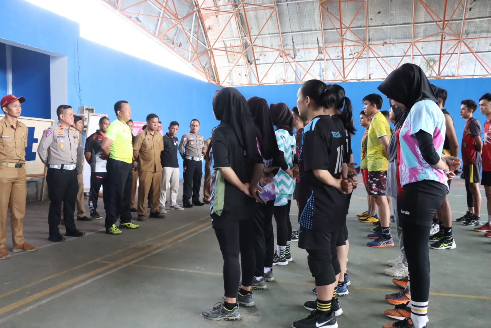 Pantau Latihan Atlet Bola Voli, Kapolres Lebong Berikan Motivasi dan Semangat