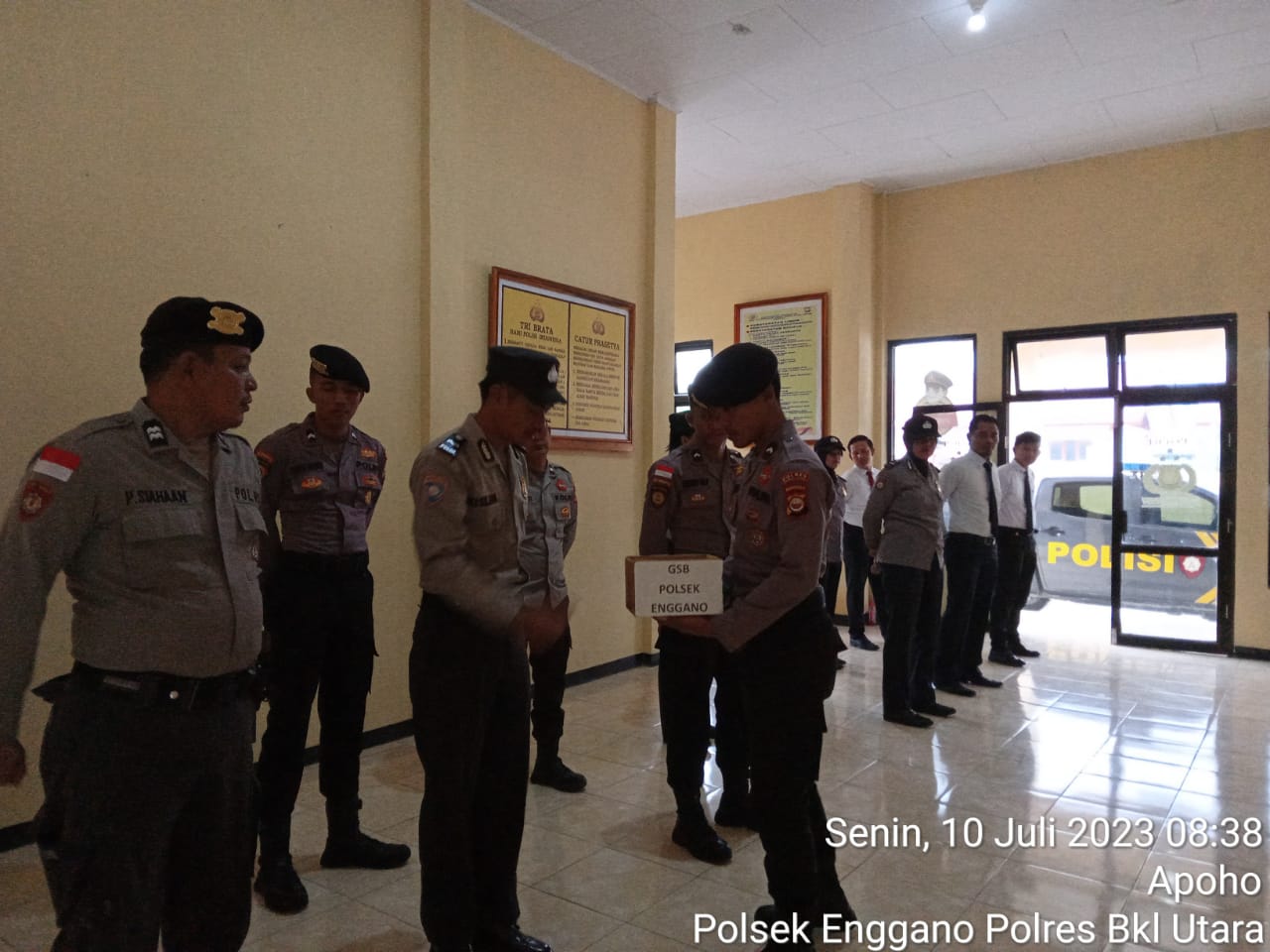 Rutin, Personel Polsek Enggano Melaksanakan Gerakan Sedekah Bersama