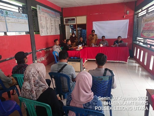 Bersama Bid TIK Polda Bengkulu, Bhabinkamtibmas Polsek Lebong Utara  Sosialisasikan Aplikasi Super APP