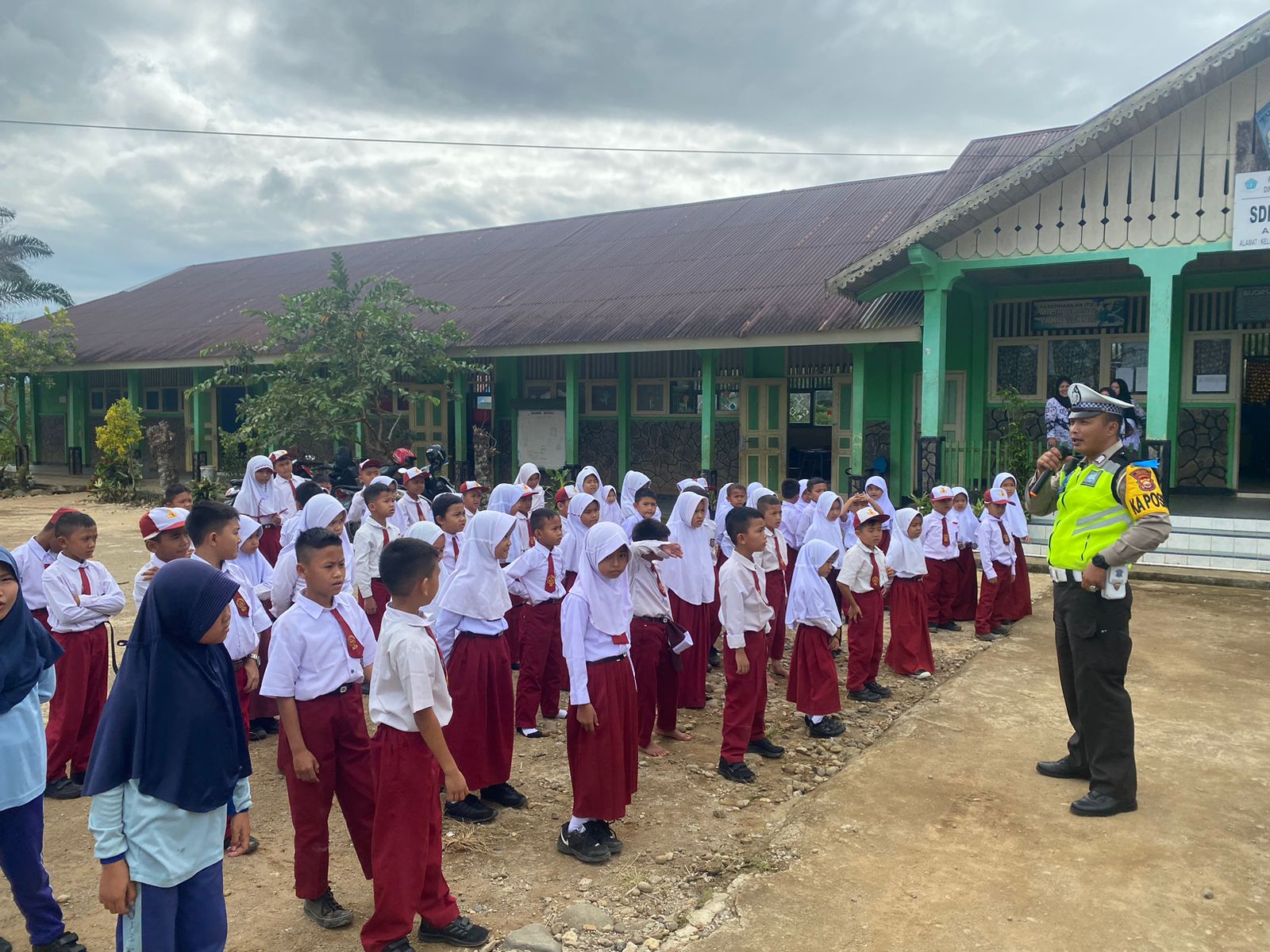 Ops Zebra Nala, Satlantas Polres Lebong Laksanakan Program Polsanak di SDN 14