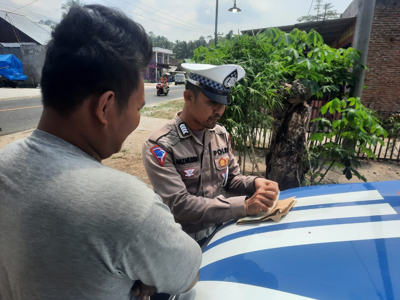 Laksanakan Patroli Hunting, Sat Lantas Polres Kaur Tilang Kendaraan Melakukan Pelanggaran 