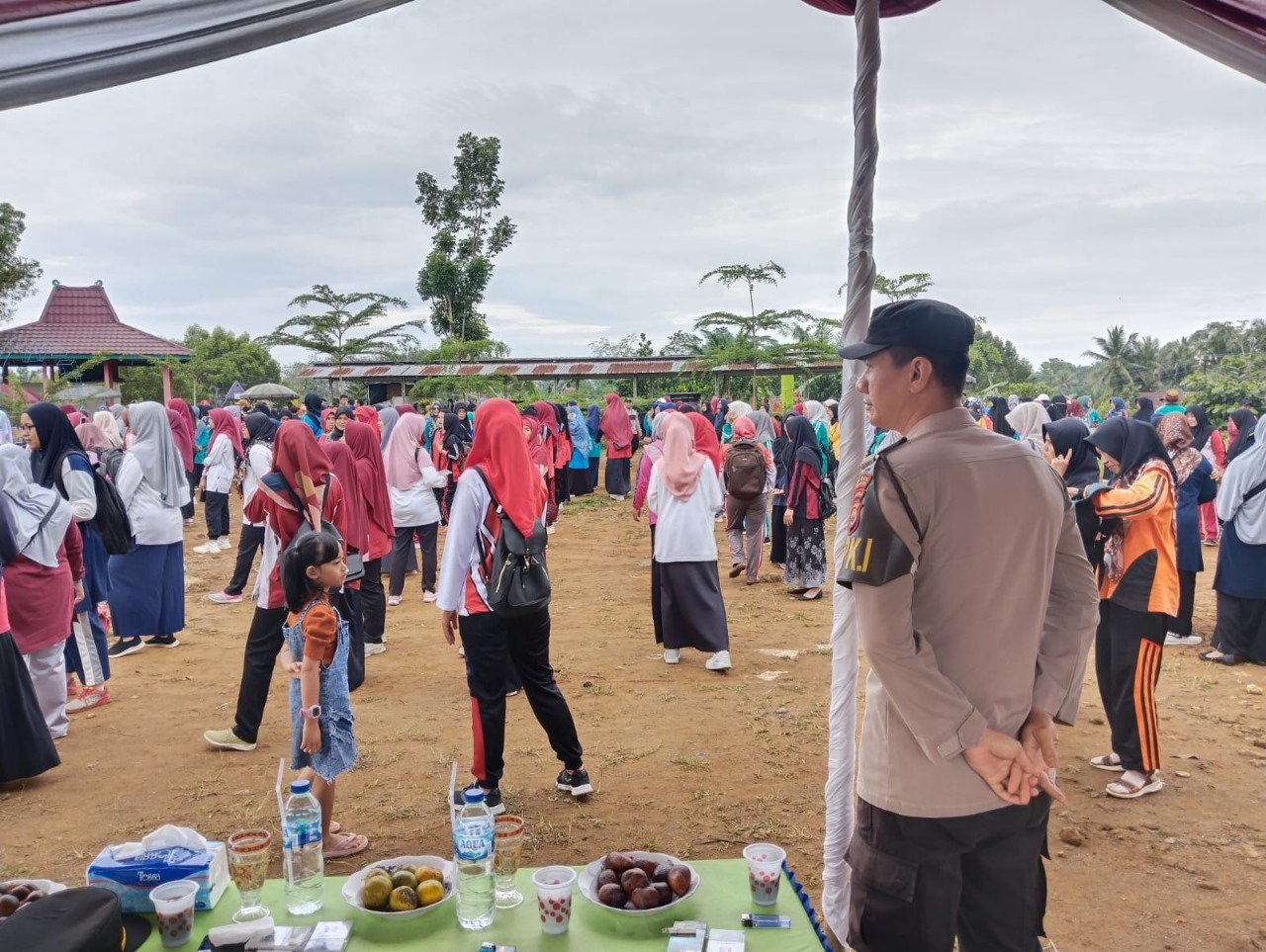 Polsek Padang Jaya Turut Serta Dalam Pengamanan Dirgahayu PGRI dan Hari Guru Nasional