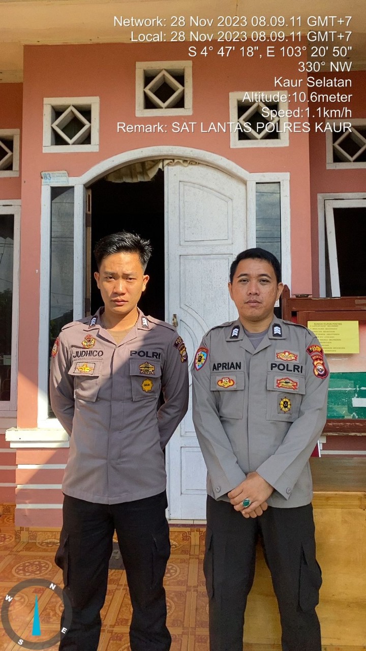 Siap Siaga, Personel Polres Kaur Patroli Pengamanan di Kantor Bawaslu  
