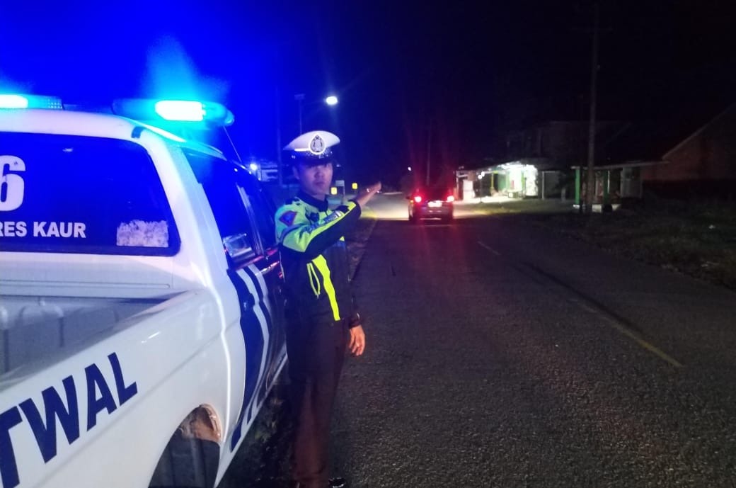 Monitor Arus Lalin, Sat Lantas Polres Kaur Gelar Patroli Blue Light 