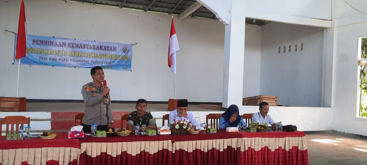 Jelang Pemilu 2024, Kapolsek Padang Jaya Turun Langsung Berikan Pembinaan dan Pelatihan Khusus kepada Linmas 