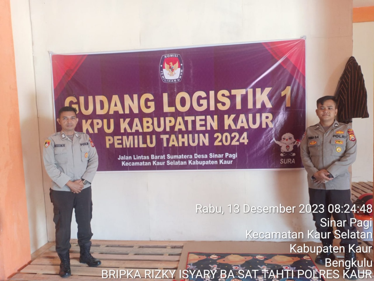Jaga Kotak Suara dan Logistik Pemilu 2024 Lainnya, Personel OMB Polres Kaur Patroli di Gudang Logistik 