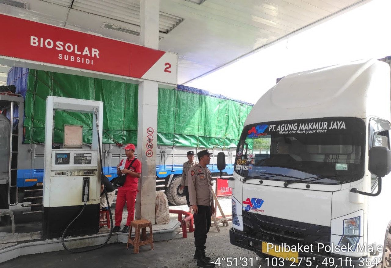 Patroli ke SPBU, Polsek Maje Lakukan Pengawasan dan Monitoring