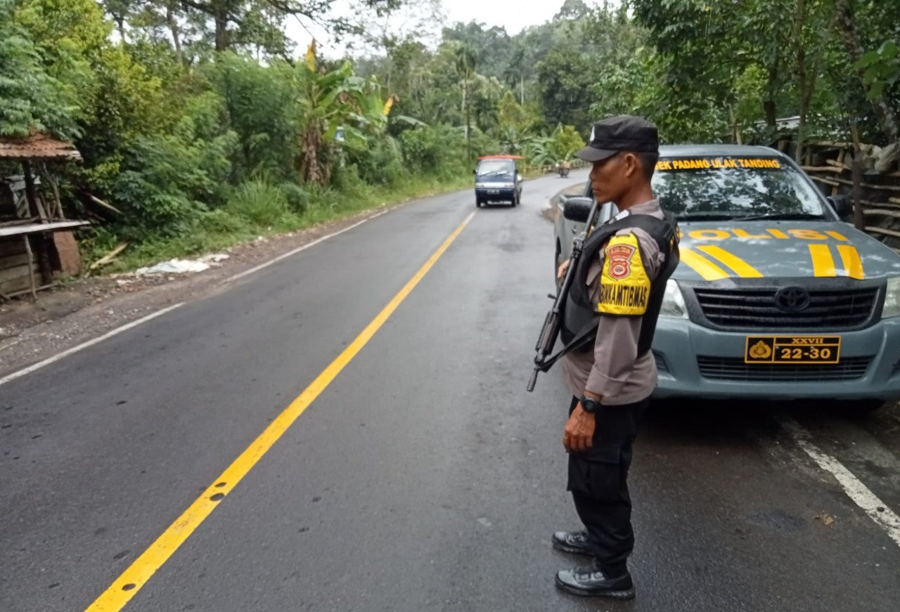 Polsek Sindang Kelingi, Gencar Lakukan Patroli Rutin untuk Cegah Kejahatan di Jalur Lintas