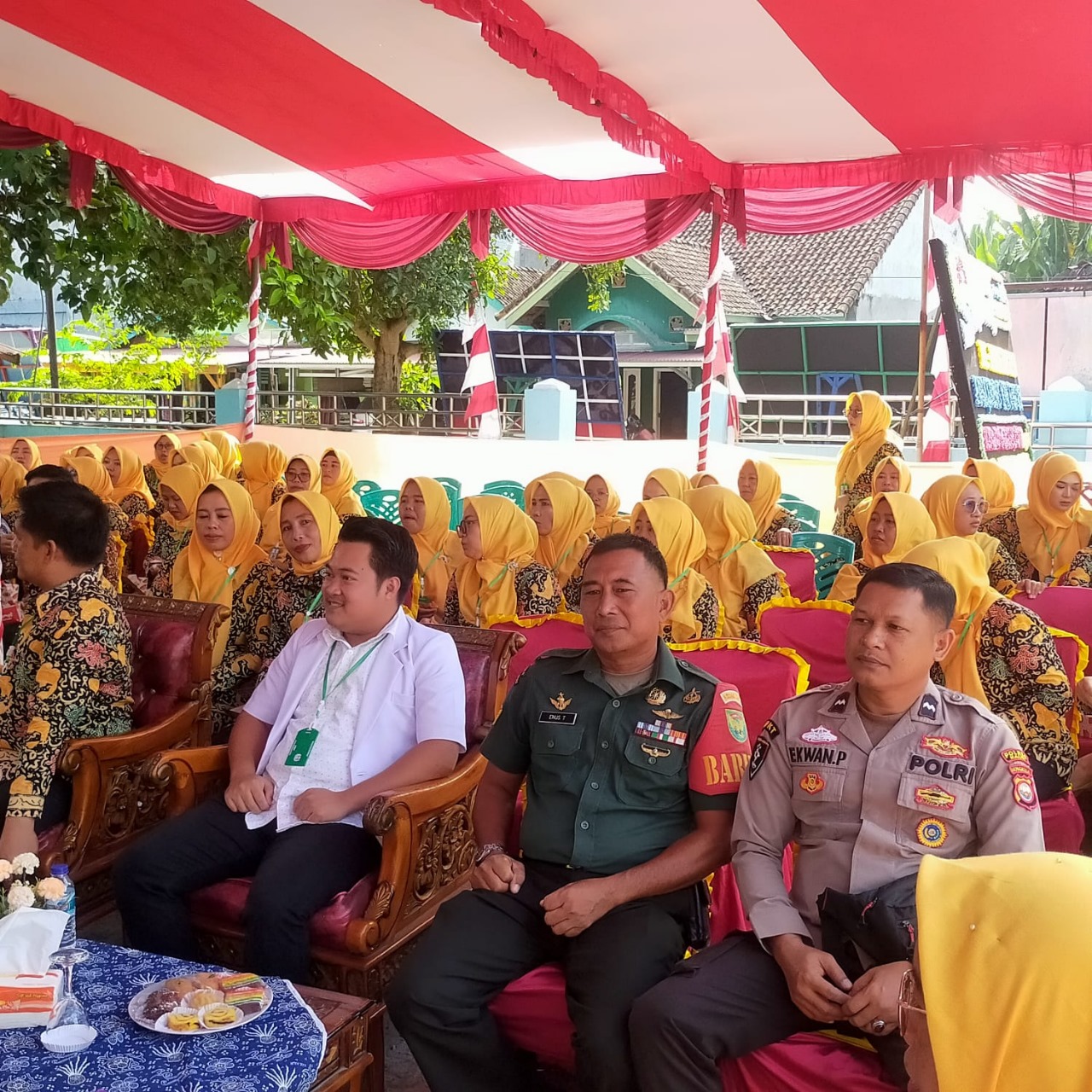 Bhabinkamtibmas Polsek Kaur Selatan Hadiri Pembukaan Re-Akreditasi Puskesmas Bintuhan 