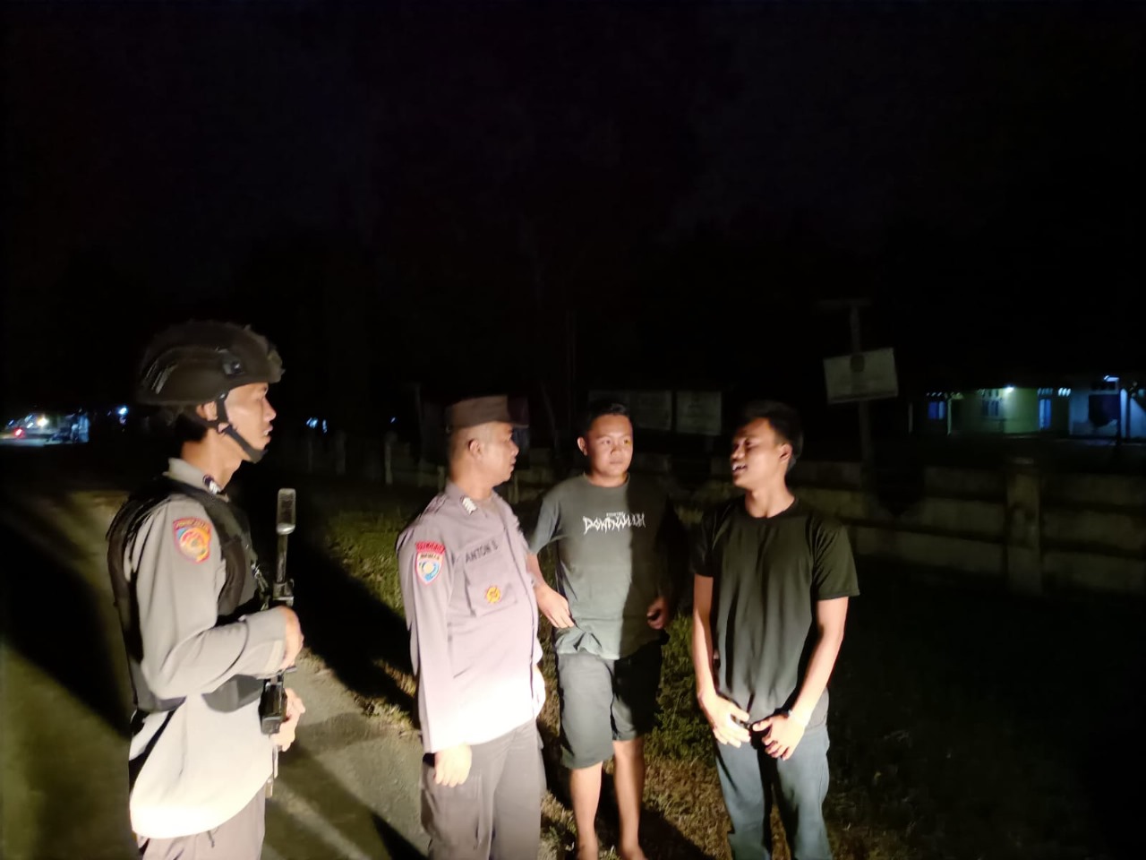 Cegah Aksi Kejahatan, Polsek Padang Guci Hulu Patroli Dialogis Sampaikan Imbauan Kamtibmas 