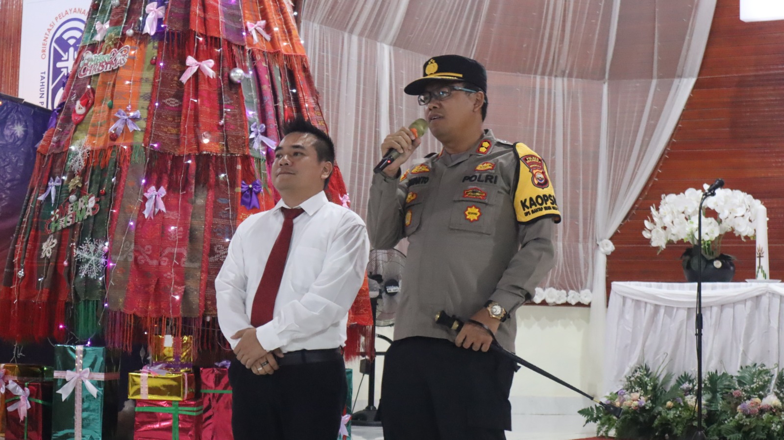 Kapolres dan FKPD Mukomuko Cek Kesiapan Pengamanan Malam Natal di Gereja