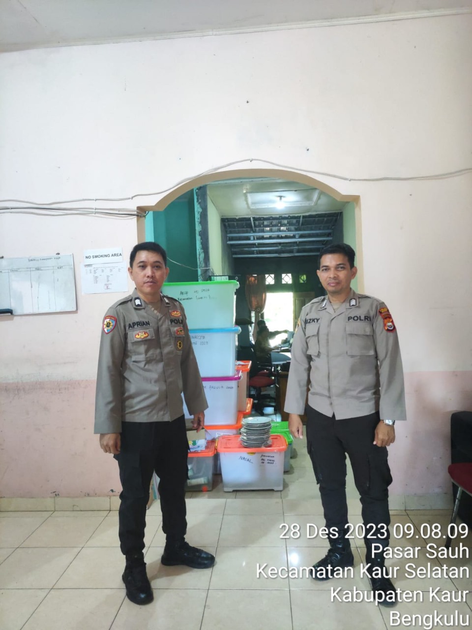 Personel OMB Polres Kaur Patroli di Kantor Bawaslu Lakukan Sitem Pengamanan Berkala 
