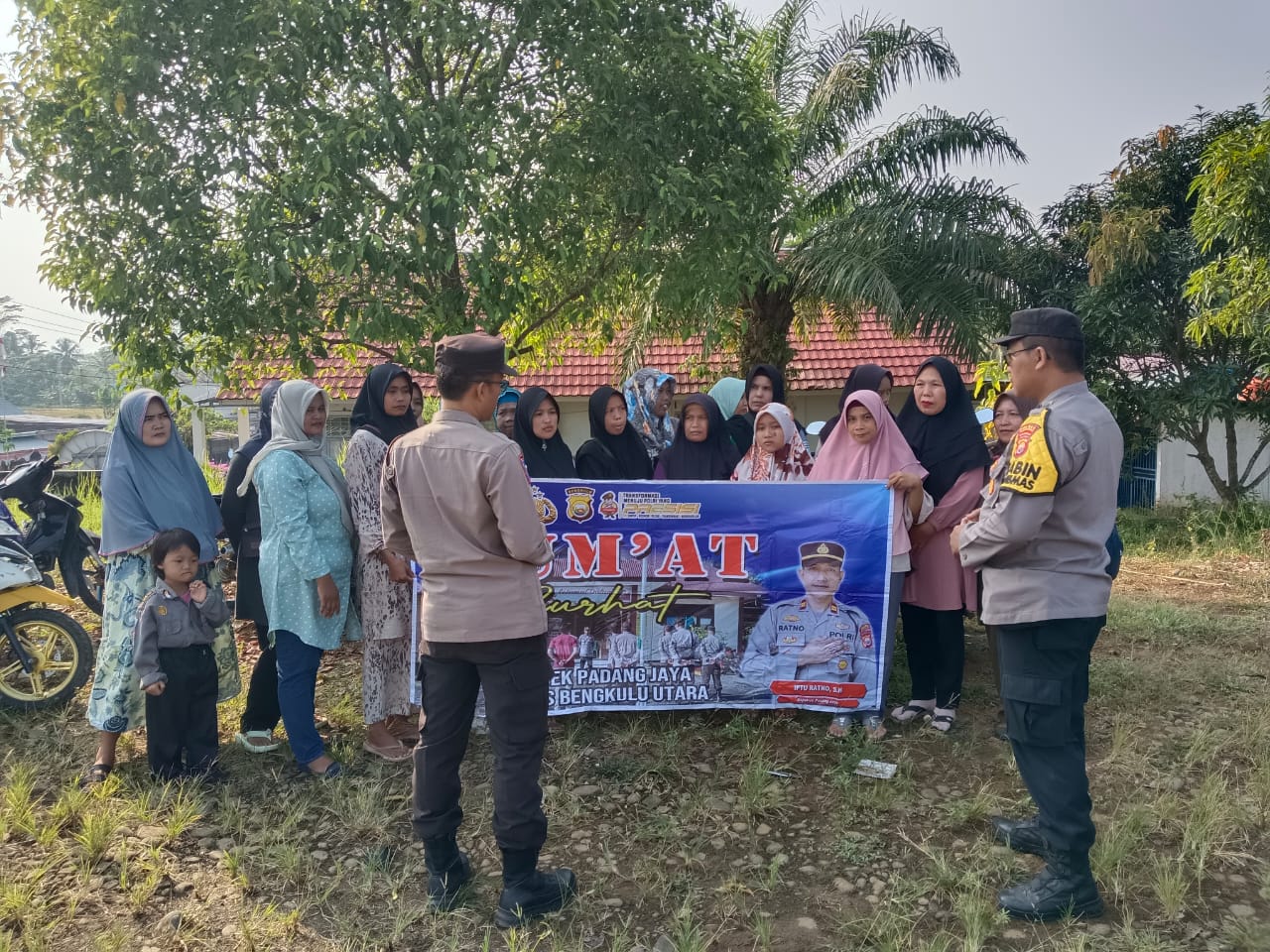 Lewat Jumat Curhat, Kanit Binmas Polsek Padang Jaya Terima Masukan Masyarakat