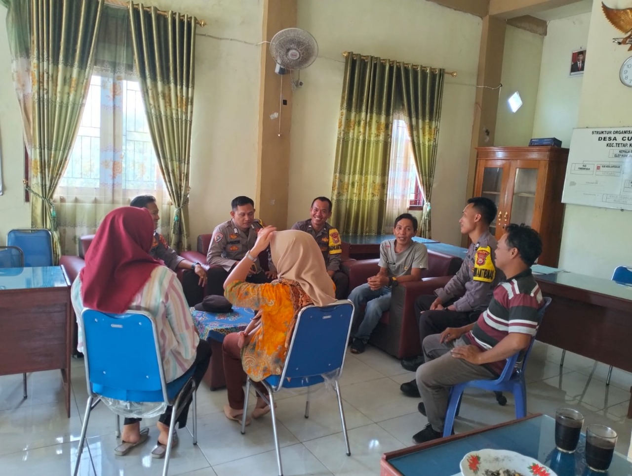 Polsek Kaur Selatan Jumat Curhat Bersama Warga Desa Cucupan