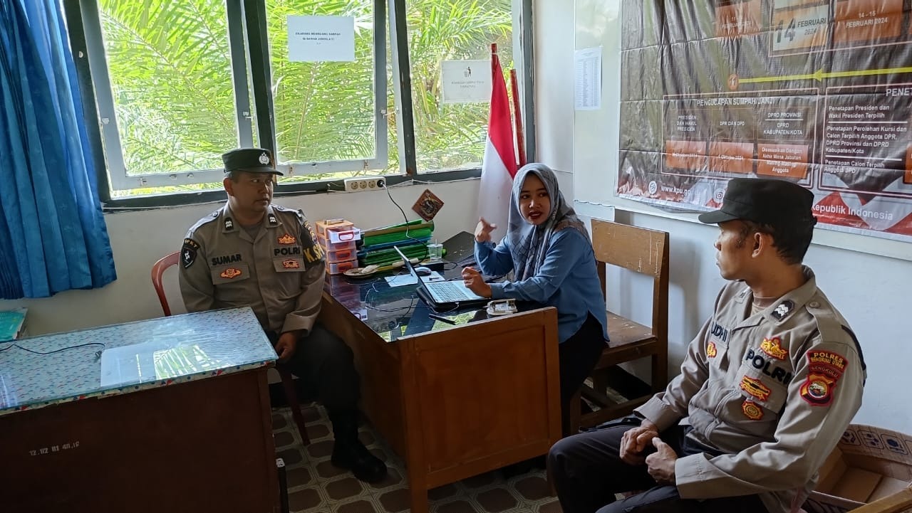 Polsek Padang Jaya Aktif Sambangi Kantor Sekretariat PPK Guna Monitoring Sitkamtibmas