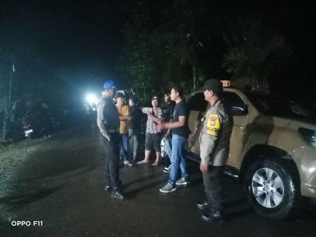 Polsek Muara Sahung Monitoring dan Lakukan Pengamanan Kunjungan Gubernur Bengkulu di Desa Ulak Bandung