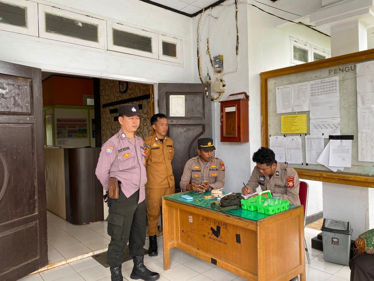 Patroli Dialogis, Polres Kaur Cek Situasi Kamtibmas di Seputaran Kantor KPUD, Kantor Bawaslu, dan Gudang Logistik