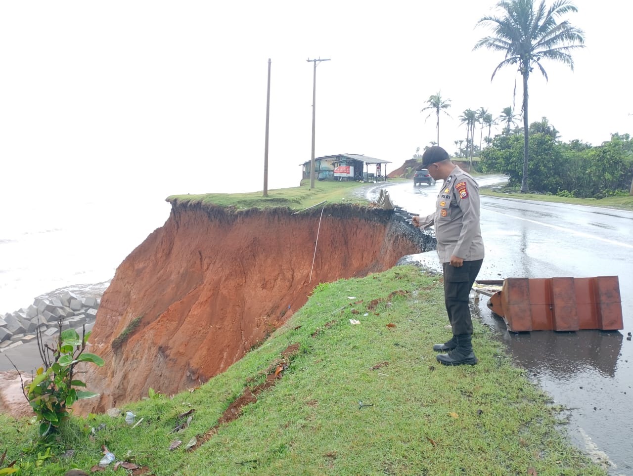 Curah Hujan Tinggi, Polsek Lais Patroli Daerah Rawan Bencana