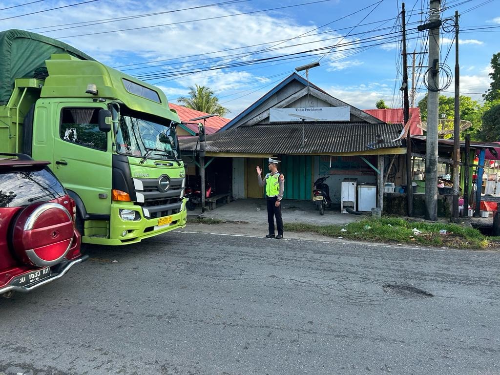 Sat Lantas Polres Kaur Gatur Lalin Pagi Hari, Ciptakan Kamseltibcar Lantas Lancar dan Aman 