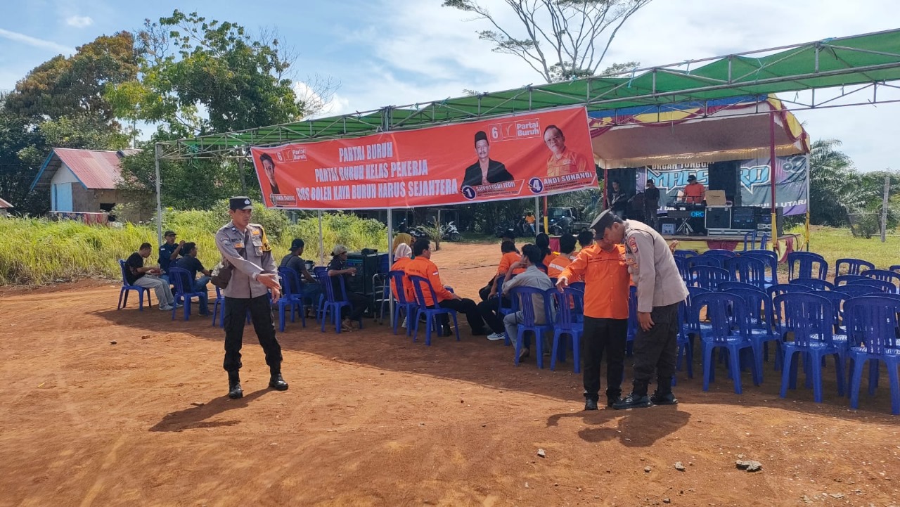 Polsek Lais Laksanakan Monitoring dan Pengamanan Peresmian Posko Orange dan Penyampaian Visi Misi Partai Buruh