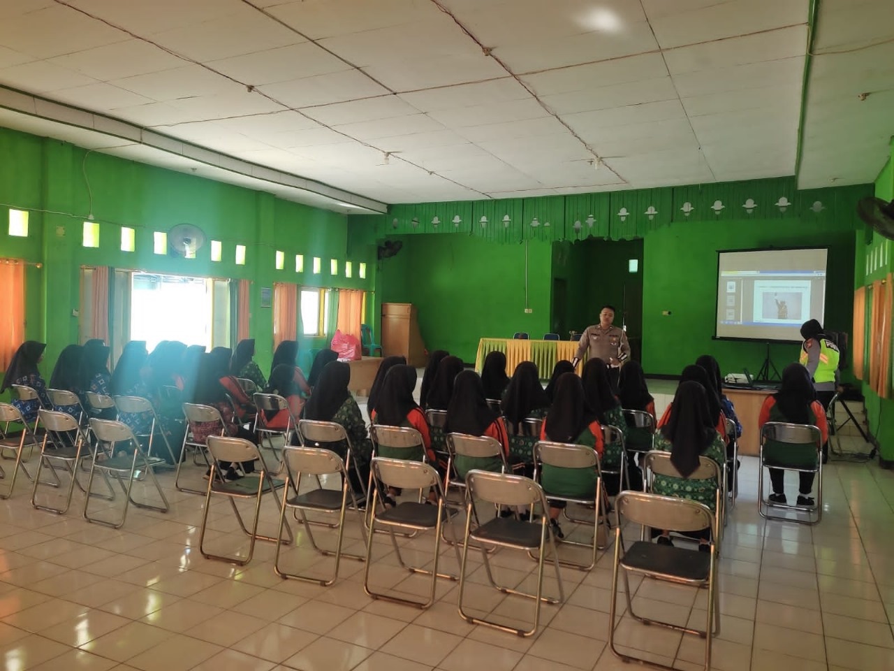 Police Goes to School, Satlantas Polres Kaur Sambangi MTSN 1 Kaur Sosialisasikan Tertib Berlalu Lintas