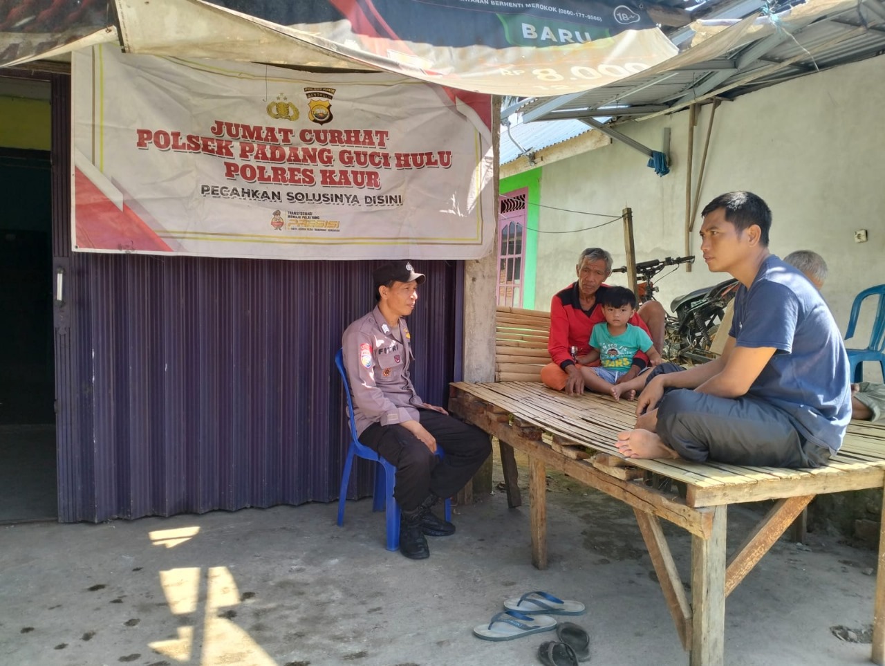 Jumat Curhat di Desa Bungin Tambun, Polsek Padang Guci Hulu Dengarkan Keluhan dan Sampaikn Imbauan Kmatibmas kepada Warga 